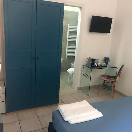 Couette-café Neptunia Fronte Mare Torre Specchia Ruggeri
