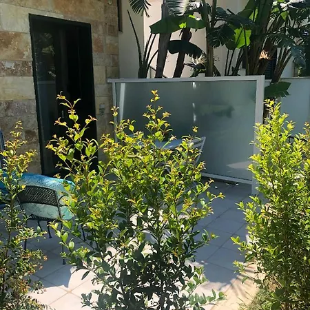 Neptunia Fronte Mare 3*