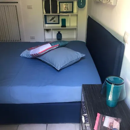 Neptunia Fronte Mare Bed & Breakfast *
