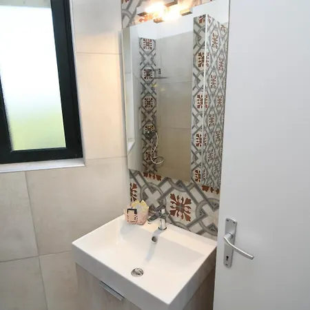 Neptunia Fronte Mare Nocleg ze śniadaniem 3*