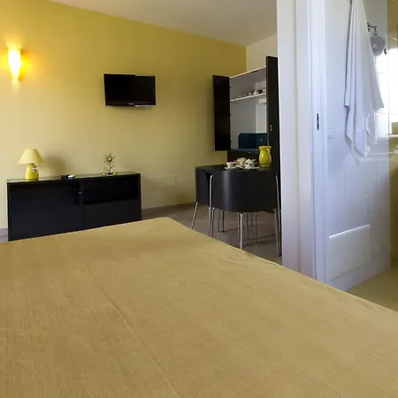 Neptunia Fronte Mare توري سبيشيا روجيري