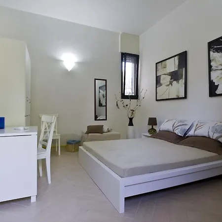 Nocleg ze śniadaniem Neptunia Fronte Mare Torre Specchia Ruggeri