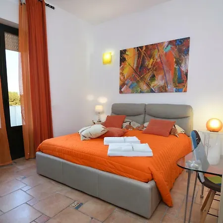 Neptunia Fronte Mare Bed & Breakfast Torre Specchia Ruggeri