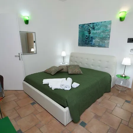 فندق مبيت وإفطار Neptunia Fronte Mare 3*