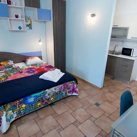 Neptunia Fronte Mare 3* Torre Specchia Ruggeri