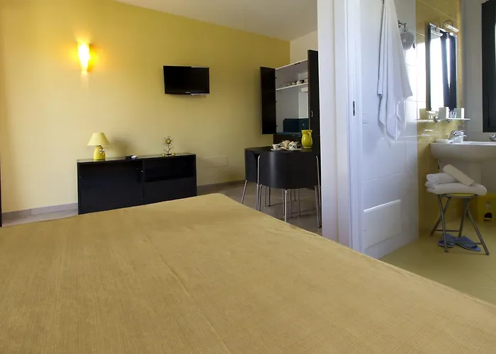 Neptunia Fronte Mare Torre Specchia Ruggeri